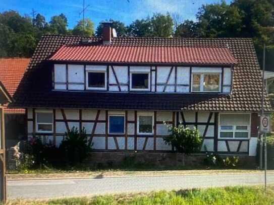 Ansprechende 3-Zi-Wohnung mit Süd-Balkon in Reichelsheim (Odw.) Wohnen, wo andere Urlaub machen!