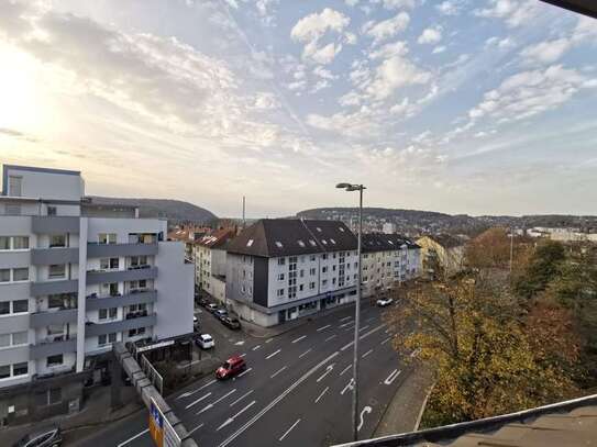 Lichtdurchflutete renovierte Dachgeschosswohnung - Südstadt / 2022 Kernsaniert