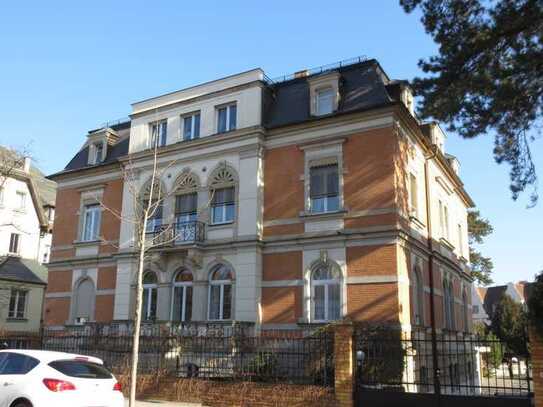 Große 3-Raum Wohnung im schicken Altbau, zentrumsnah