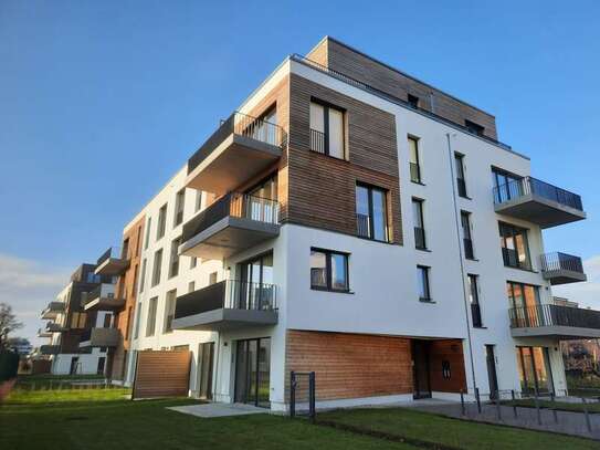 Erstbezug, 4 Zimmer mit Südbalkon und Wasserblick sowie Tiefgaragenstellplatz, von privat