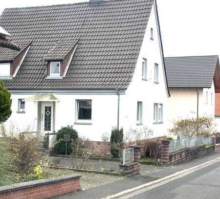 Freistehendes Einfamilienhaus mit Altbaucharme und großzügigem Garten