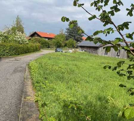 SONNIG UND VIELSEITIG: GRUNDSTÜCK MIT BAUGENEHMIGUNG+ Gartenland