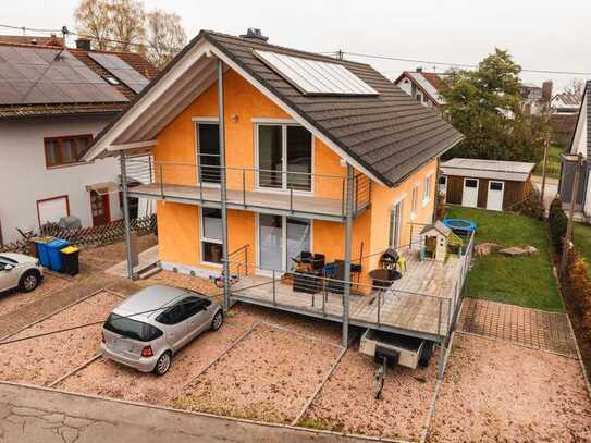 Junges Zweifamilienhaus mit Einliegerwohnung in ruhiger Lage von Bösingen