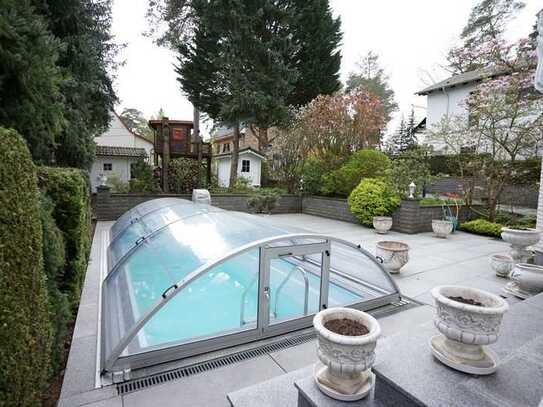 Hauptstadtmakler-Traumhaus mit Pool in Top Lage