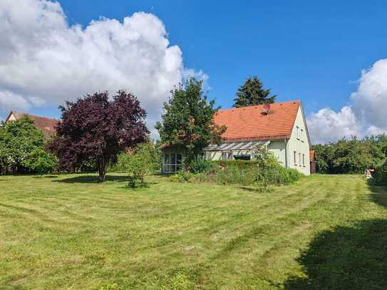 Günstiges, gepflegtes 3,5-Zimmer-Einfamilienhaus mit EBK in Weidenbach