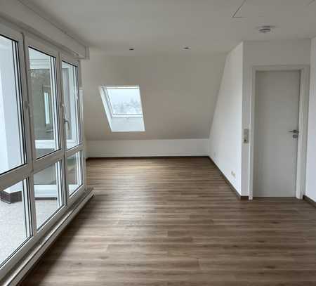 Helle & Stilvolle 2,5 Zimmer Wohnung mit Balkon und EBK in Wulllenstetten