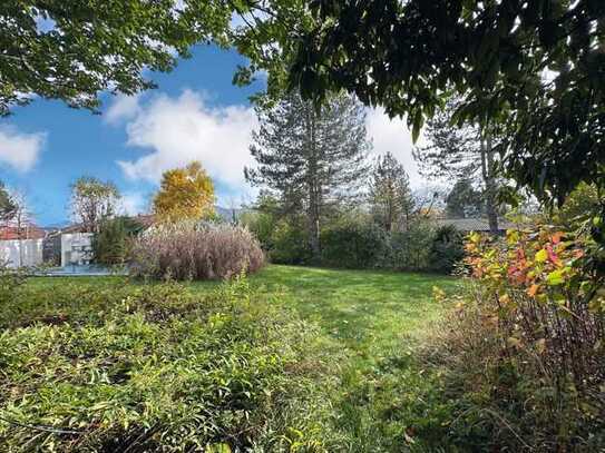 Murnau - Traumhaftes Baugrundstück am Naturschutzgebiet mit gepflegtem Bungalow