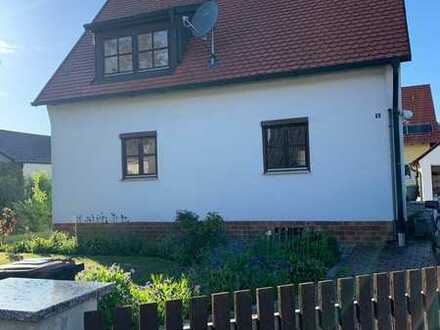 Kleines Haus mit großem Garten und viel Charme in Geisenhausen