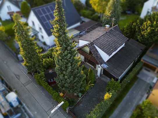 Grundstück mit Altbestand für Neubebauung