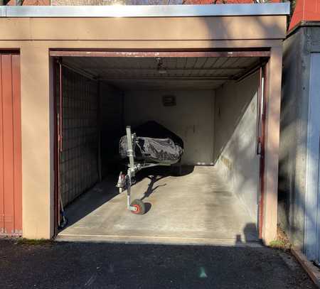 Handwerker Garage in Freiburg Nähe Innenstadt