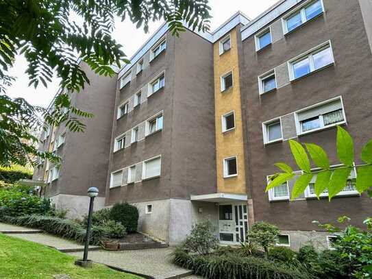 Attraktive 3,5-Zimmer-Hochparterre-Wohnung mit Balkon und EBK in Velbert