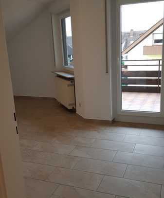 Neubau-Standard-2-Zimmer-DG-Wohnung (So kühl - Wi warm) mit überdachtem Balkon in Eppelheim