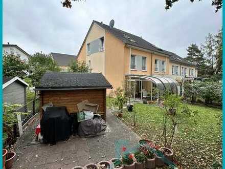 Schönes Reihenendhaus - modern & gepflegt mit Garten und 2 Garagen