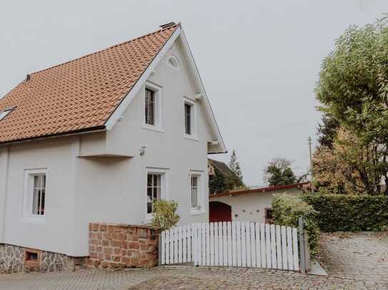 Historisches Einfamilienhaus mit Garten und Scheune