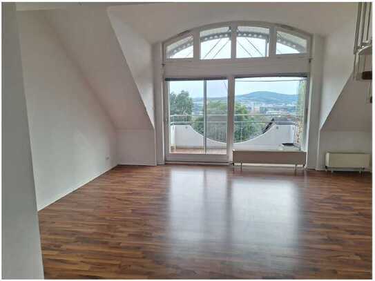 Top Lage! 2,5-Zimmer-Maisonette mit gehobener Ausstattung, Balkon, EBK und Blick in Gelnhausen