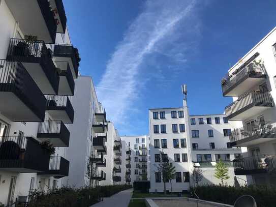 *Neuwertige und helle* 2-Zi.-Whg. mit großem Süd-Balkon/Alpenblick in Haidhausen