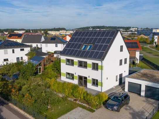 Neuwertiges und energieeffizientes Zweifamilienhaus mit großem Garten in Nittenau!