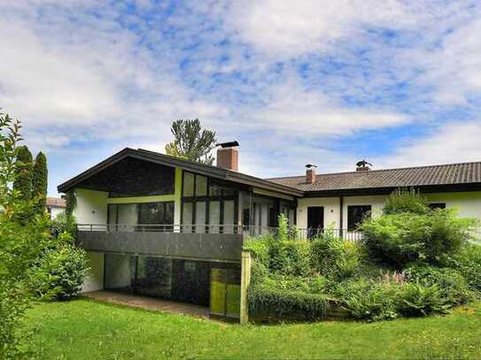 Siebzigerjahre Villenbungalow auf parkähnlichem Gartengrundstück