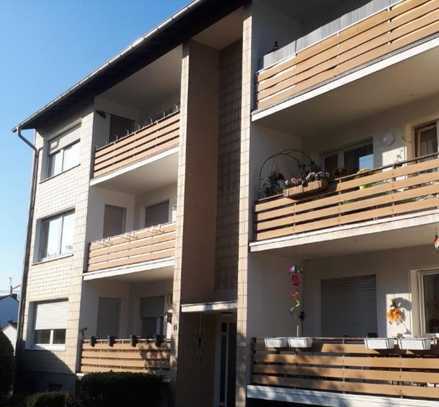 Exklusive 3-Raum-Wohnung mit gehobener Innenausstattung mit Balkon und Einbauküche in Kerpen