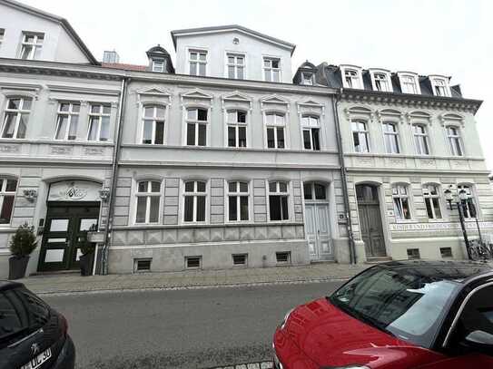 117m² - wunderschöne Altbau-Wohnung am Landesmuseum