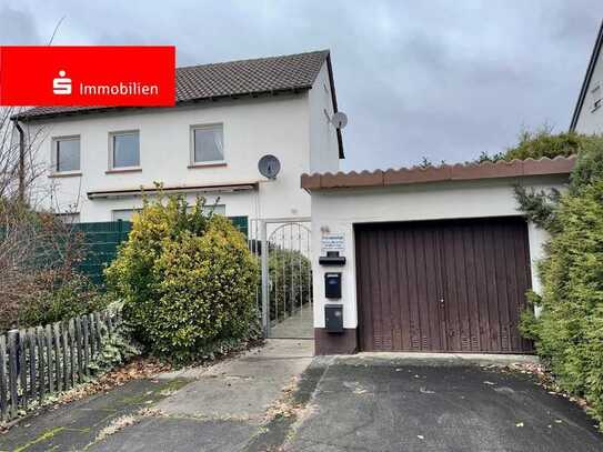 Frankfurt-Goldstein - Charmantes Mehrfamilienhaus mit großem Garten auf Erbpachtgrundstück !