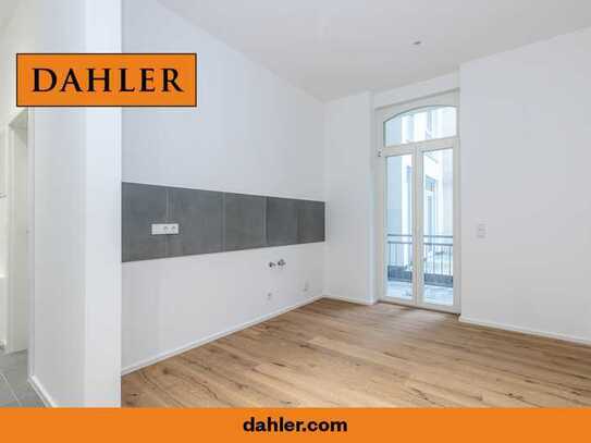 Kernsanierte Drei-Zimmer-Wohnung mit Balkon und exklusiver Ausstattung