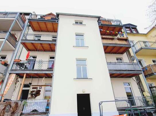 Neu: Außen Gründerzeit & Innen Neubau I Balkon I Einbauküche I modernes Tageslichtbad