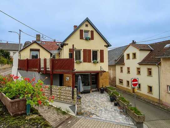 Außergewöhnlich: Interessantes Einfamilienhaus mit Laden (auch Kiosk od. Imbiss) & vielen Optionen.