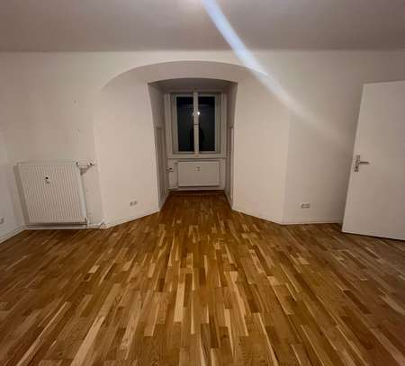 Dachgeschosswohnung in alter Villa