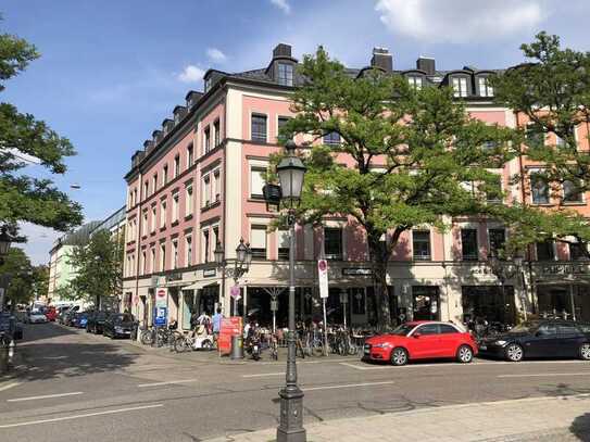 Exklusive Altbauwohnung am Gärtnerplatz – Erstbezug nach Renovierung