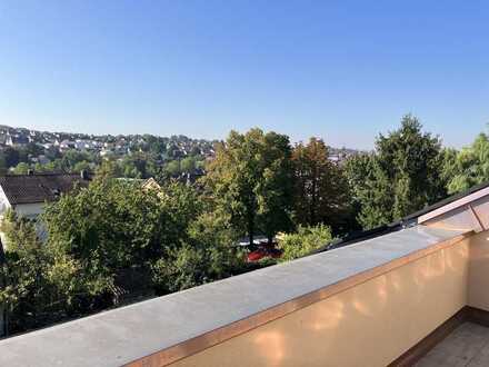 Kernsanierte, helle, luxeriöse Wohnung mit Küche im DG