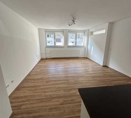 2-Zimmer-Wohnung mit luftigem Wohnzimmer in beliebter Lage Oberrads!