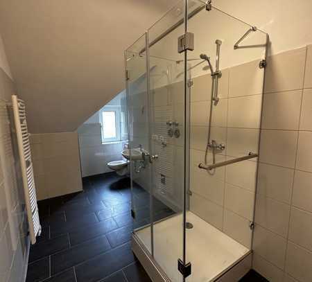Attraktive, sanierte 4,5-Zimmer-Wohnung mit gehobener Innenausstattung in Duisburg