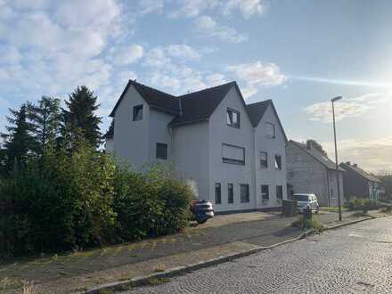 Schöne 2-Zimmer-Dachgeschosswohnung mit Balkon im Kirchviertel