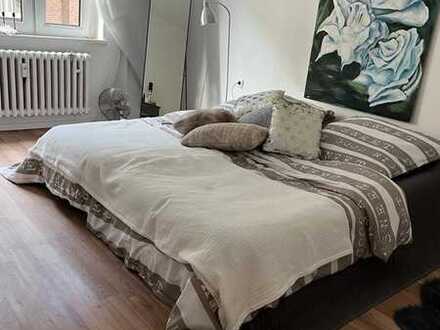 FAMILIENDOMIZIL - 3 -4 ZIMMER MIT BALKON UND EINBAUKÜCHE - SOFORT FREI-RENOVIERUNGSBEDÜRFTIG