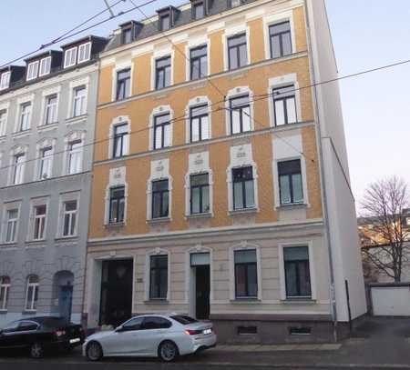 4 Zimmer Wohnung mit Einbauküche und Balkon, Garage möglich und perfekter Straßenbahnanbindung