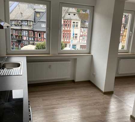 Komfortable 2,5-Zimmer-Wohnung direkt am historischen Adenauer Markt