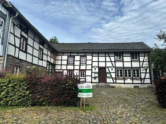 Nassenhof in Monschau-Mützenich: Saniertes Denkmal mit Ferienwohnungen und Gastronomie