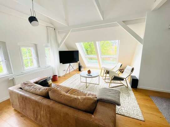 Wonderful Attic flat 2 bedrooms, 2 bathrooms - furnished and temporary (from 3 months until 2 yrs)