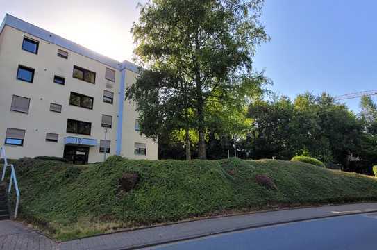 UNI-Wohngebiet / Helle 2 Zimmerwohnung mit Balkon und Garage