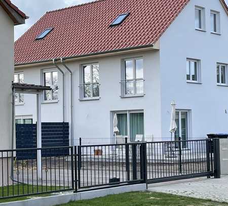 Neubau Doppelhaushälfte in Kaulsdorf.