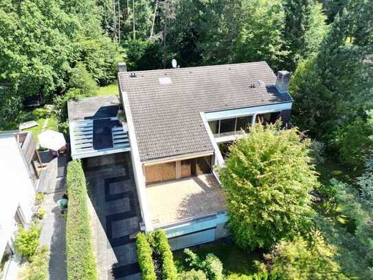 Sanierungsbedürftiges Architektenhaus in ruhiger Lage direkt am Waldrand - 70er Jahre Charme