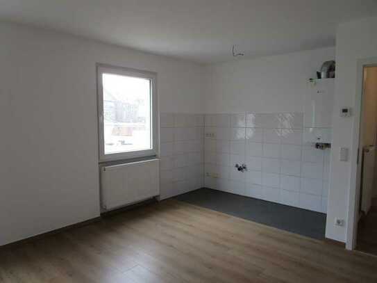 Helle, frisch sanierte 2-Zimmer-Wohnung im Herzen von Bergisch Gladbach