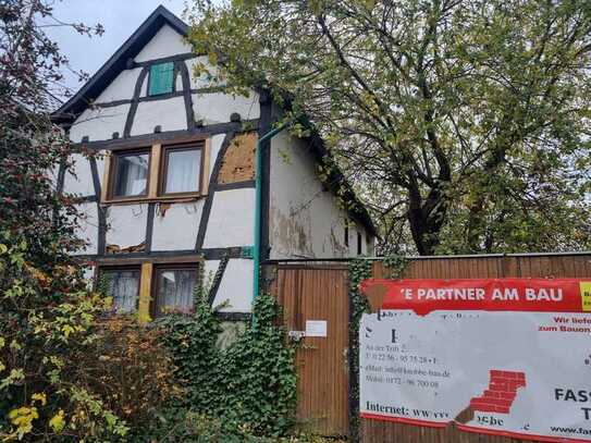 Handwerkertraum in Zülpich-Enzen: Charmantes Haus mit DIY-Potenzial sucht kreative neue Besitzer