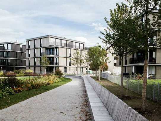 Geschmackvolle 2-Zimmer-Penthouse-Wohnung am Bürgerpark mit Südbalkon, EBK, TG-Stellplatz