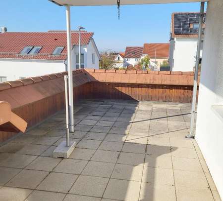 Schicke Erdgeschoss-Wohnung mit großer Süd-West-Terrasse