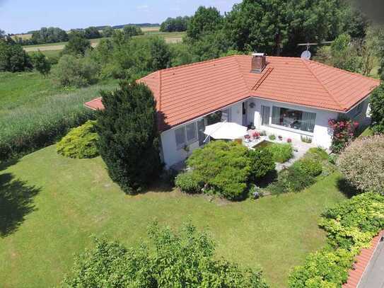 Ruhig gelegenes Einfamilienhaus auf sehr großem Grundstück, ideal für Naturliebhaber