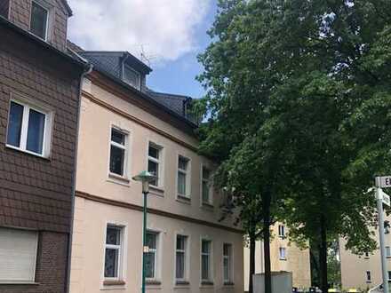 Solides Mehrfamilienhaus mit zuverlässigen Mietern in Duisburg / Grenze Oberhausen
