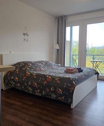 Komplett MÖBLIERT, Inklusive Strom und Internet,Geräumige 1-Zimmer-Wohnung in 50354, Hürth