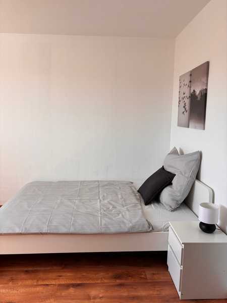                                                              🏠 Ein freies Zimmer in moderner 4er-WG &ndash; saniert, m&ouml;bliert &amp; bezugsfertig ab de&hellip;                                                       in Eschersheim (Frankfurt am Main)